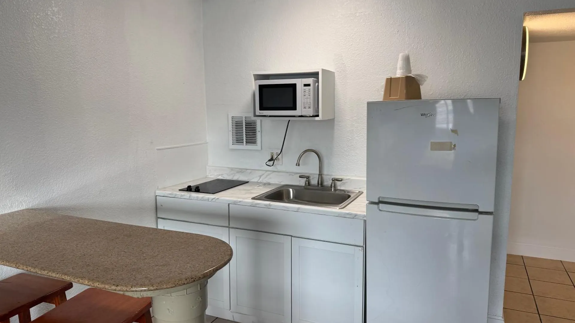 Belmont Inn & Suites Virginia Beach Hotel