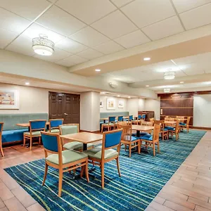 Hotel Country & By Radisson, Virginia Oceanfront , Va
