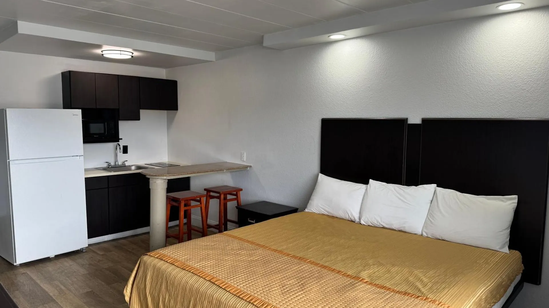 Hotel Belmont Inn & Suites Virginia Beach